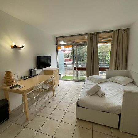 06U - Beautiful Studio In Residence - Swimming Pool And Tennis Court Saint-Laurent-du-Var Exterior photo